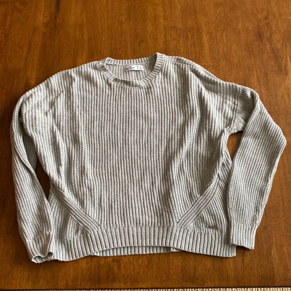 Light weight sweater